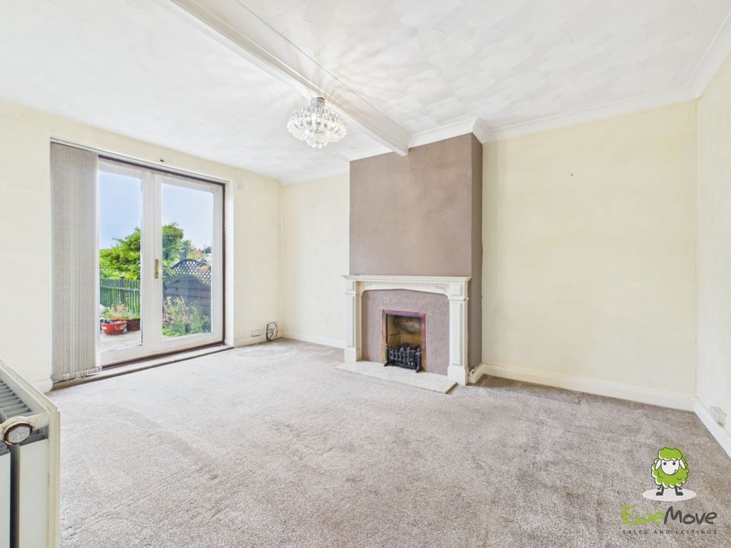 Property photo 3 of 13 Ewemove Estate Agents Basingstoke - Sherborne Road