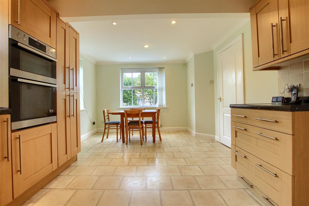 Property photo 2 of 15 Bm9.Jpg