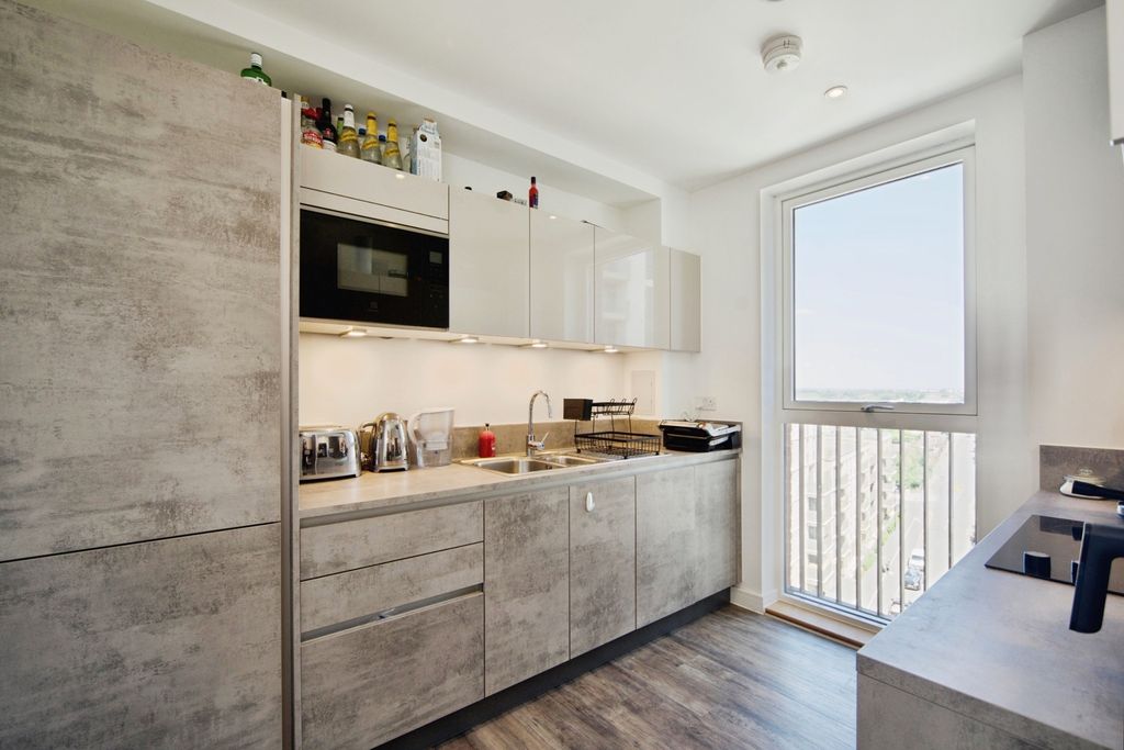 Property photo 2 of 11 Pbox-Img.Jpg