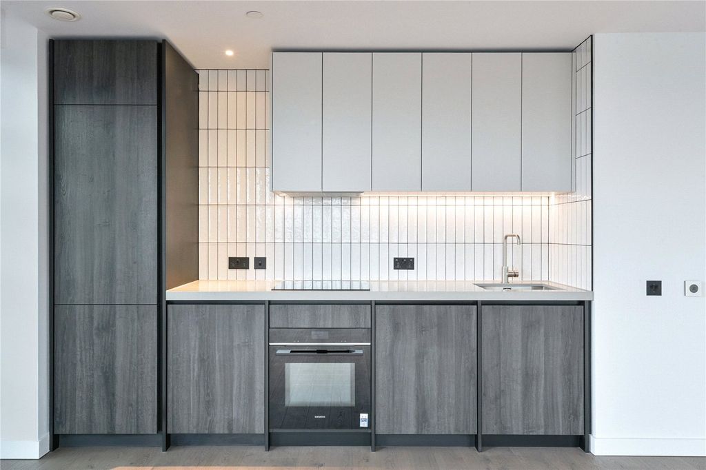 Property photo 2 of 8 Picture No. 07