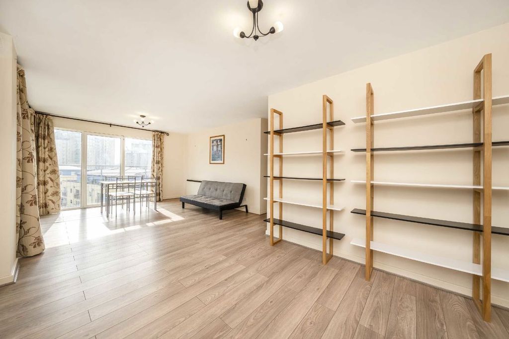 Property photo 3 of 6