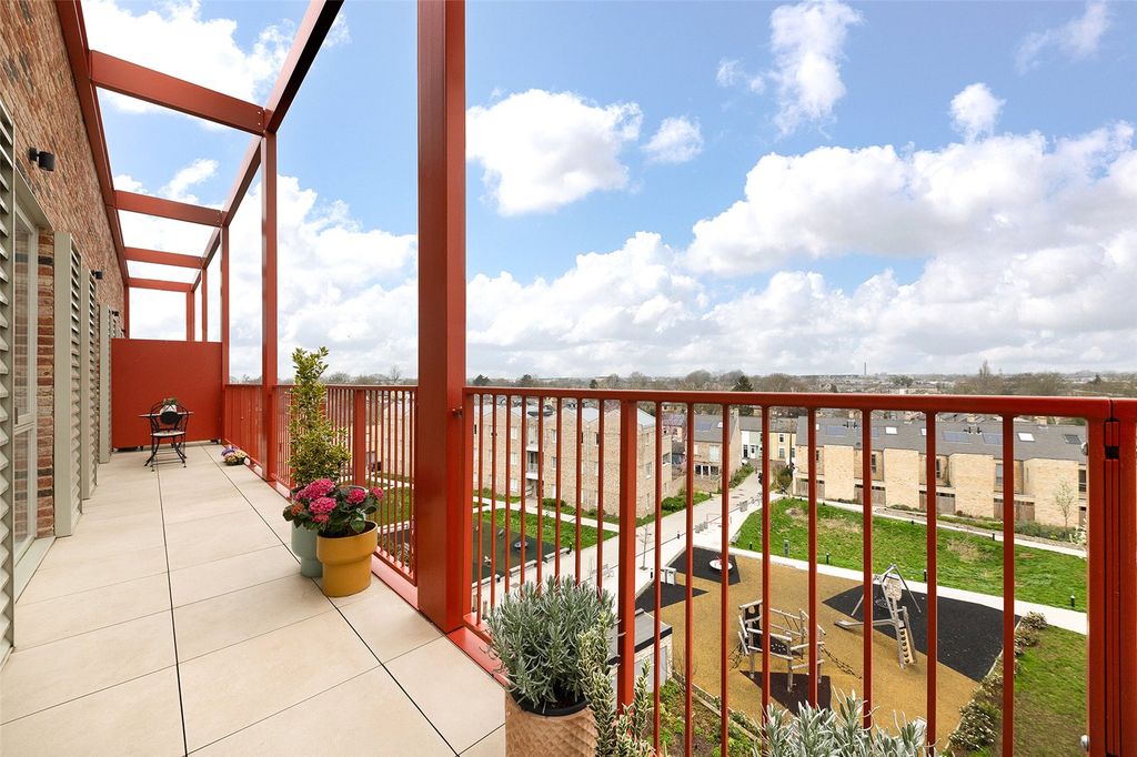 Property photo 3 of 12 Picture No. 02