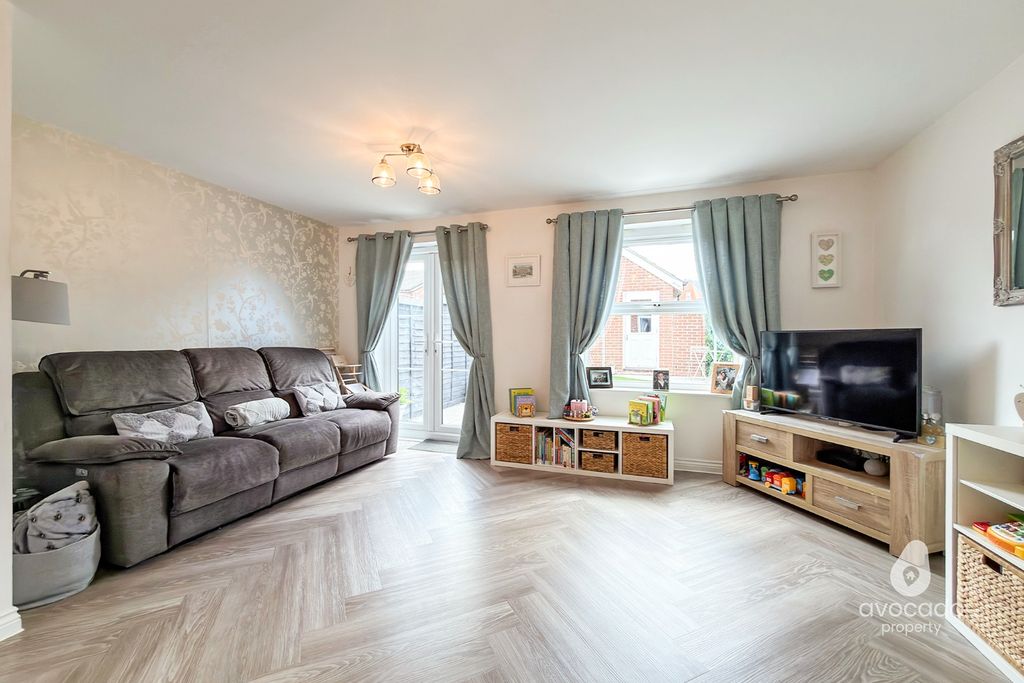 Property photo 2 of 14 5010954