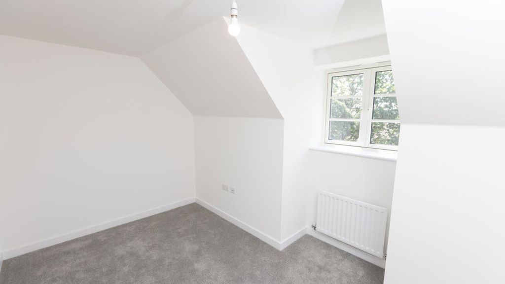 Additional image 17 of 2 bed flat for salePetworth GU28