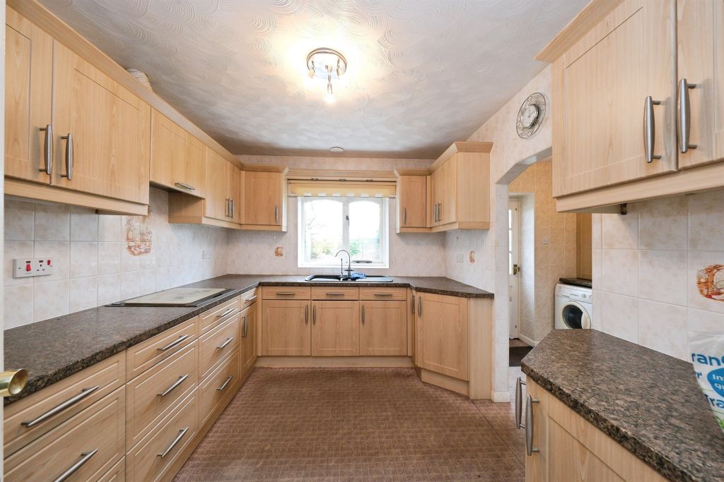 Property photo 3 of 21