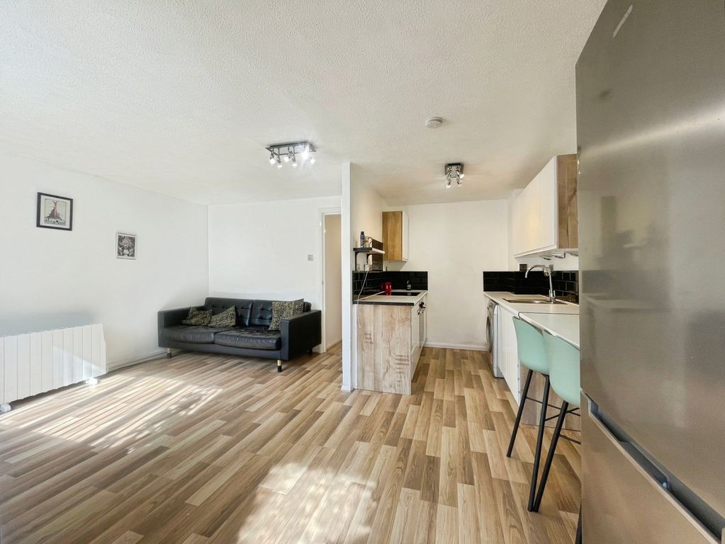 Property photo 2 of 6 Pbox-Img.Jpg