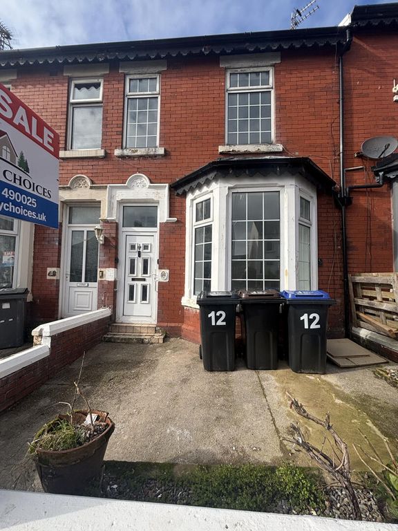 Property photo 1 of 17 Front (Exterior)