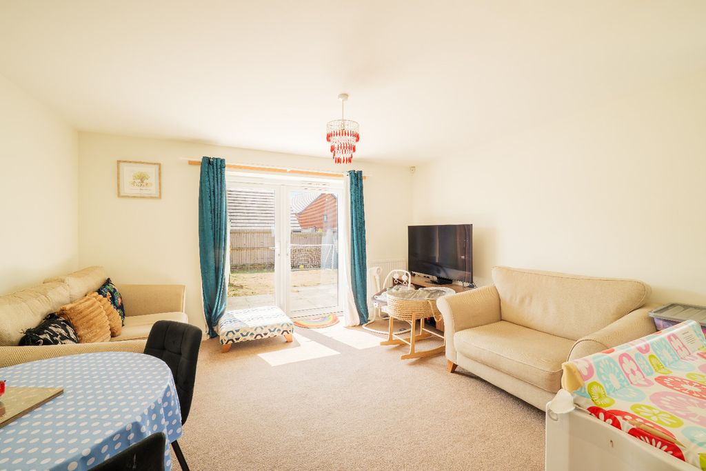 Property photo 2 of 14 5306684