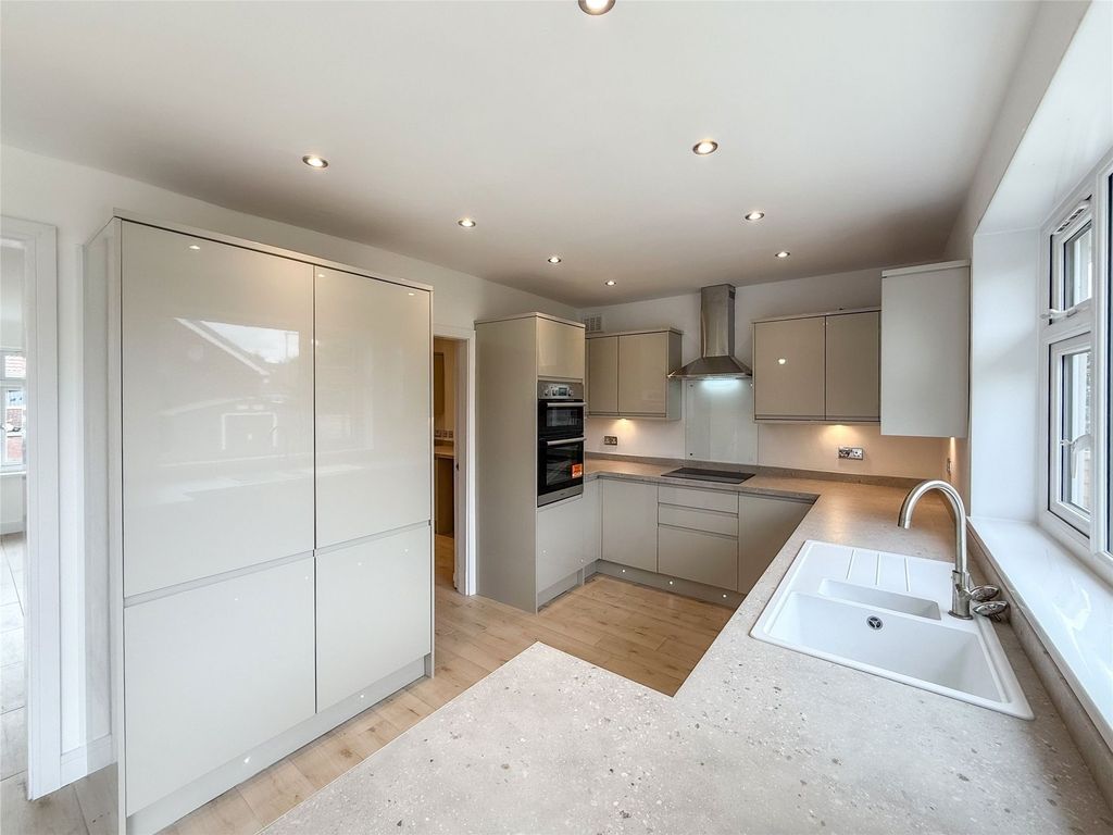 Property photo 3 of 12 Dining Kitchen