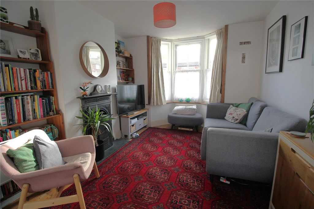 Property photo 2 of 11 Picture No. 13