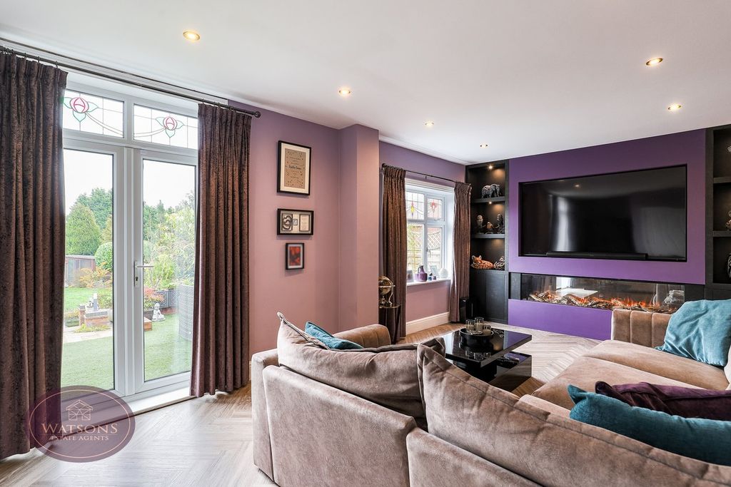 Property photo 3 of 49