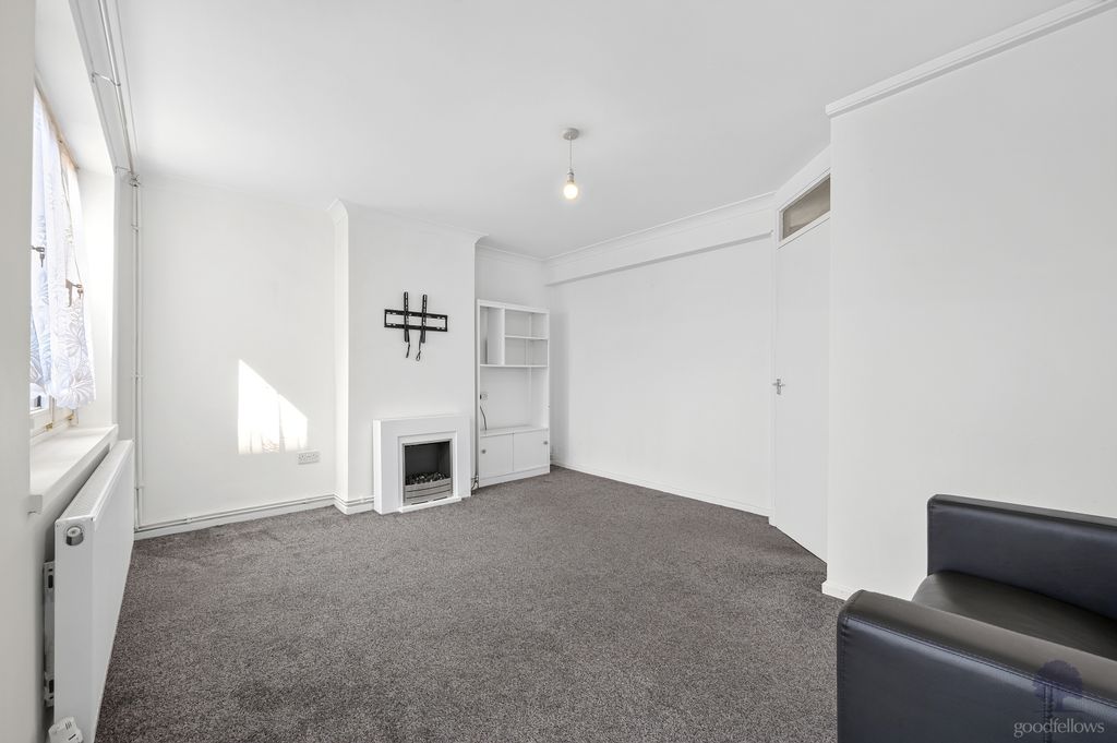 Property photo 1 of 9 Picture No. 17