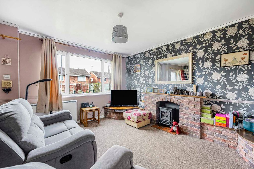 Property photo 2 of 20 Living Room