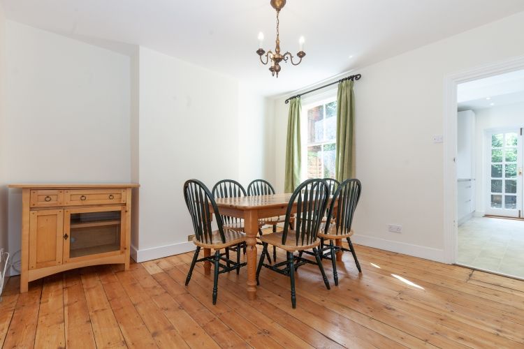 Property photo 1 of 9 204698