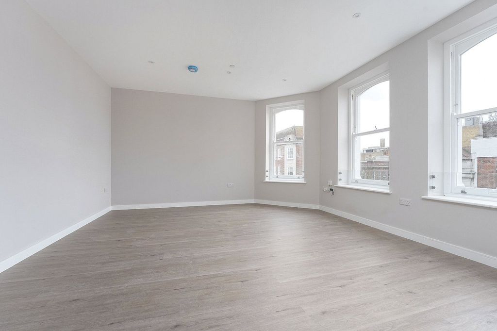 Property photo 3 of 11 Picture No. 05