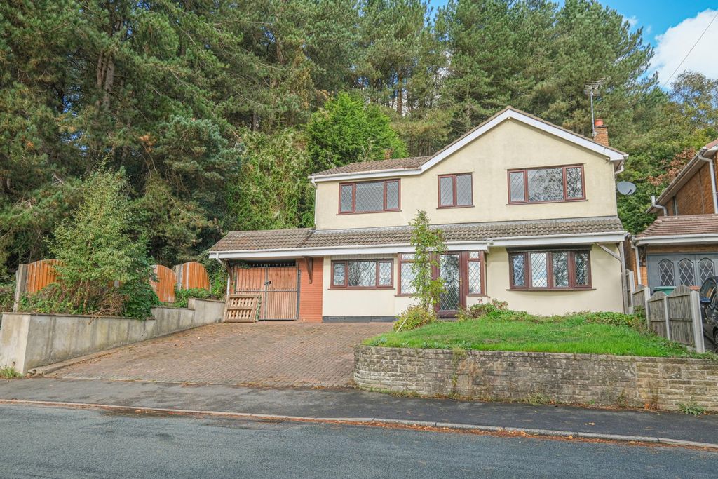 Property photo 2 of 35