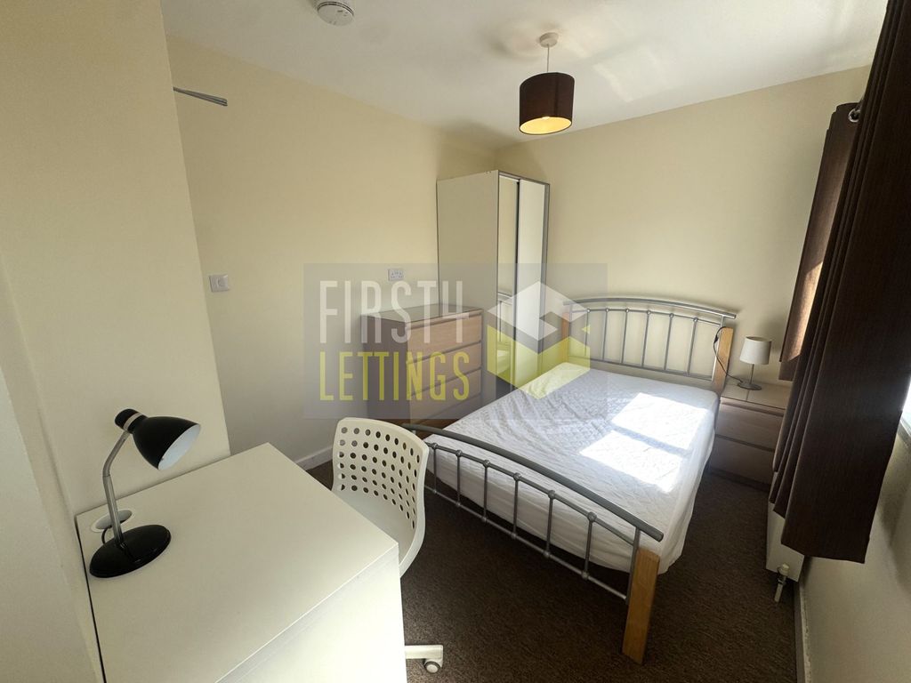 Property photo 1 of 11 Photo 11