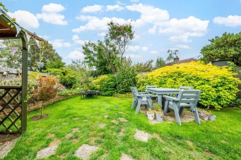 Property photo 2 of 16 Heversham Garden