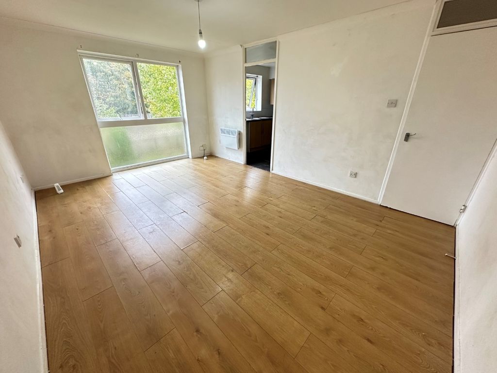 Property photo 2 of 6 4624461