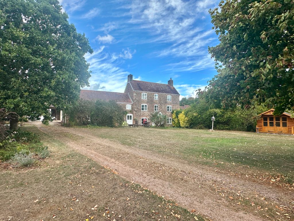 Property photo 2 of 45