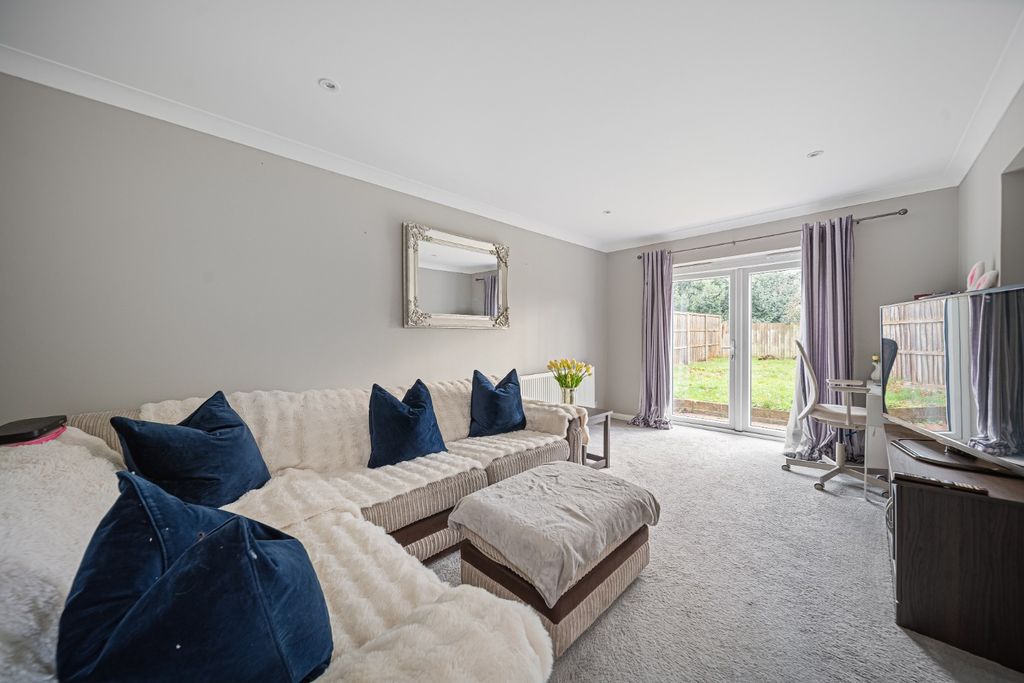 Property photo 3 of 16 4830093