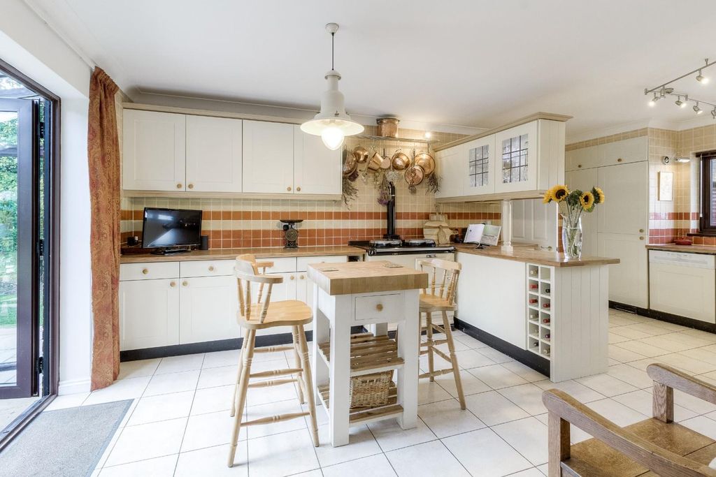 Property photo 3 of 24 1 Manor Garden Court 005.Jpg