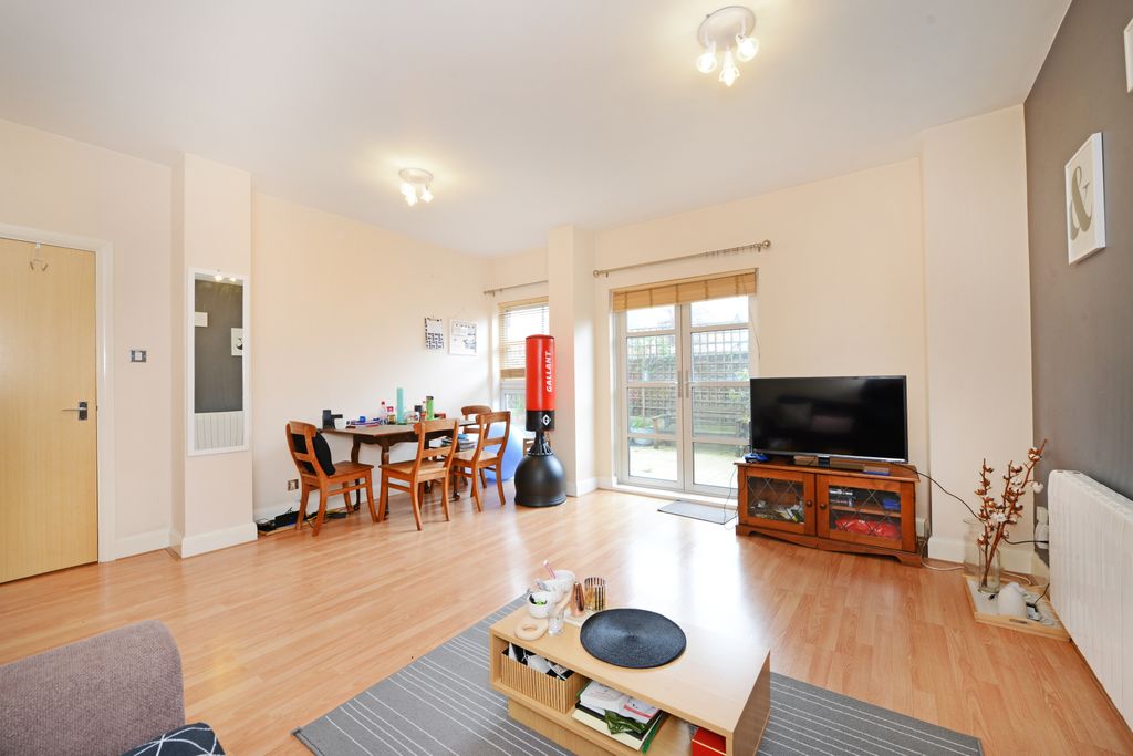 Property photo 3 of 7