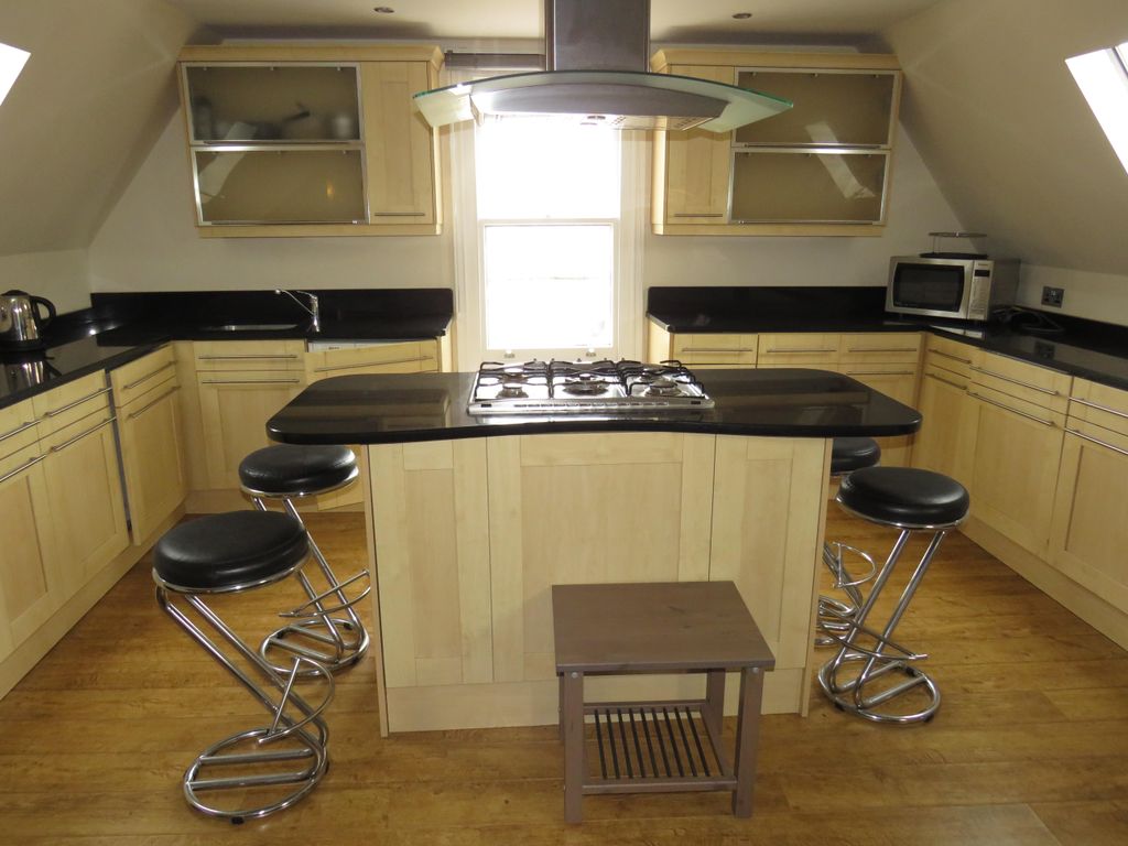 Property photo 2 of 13 Image