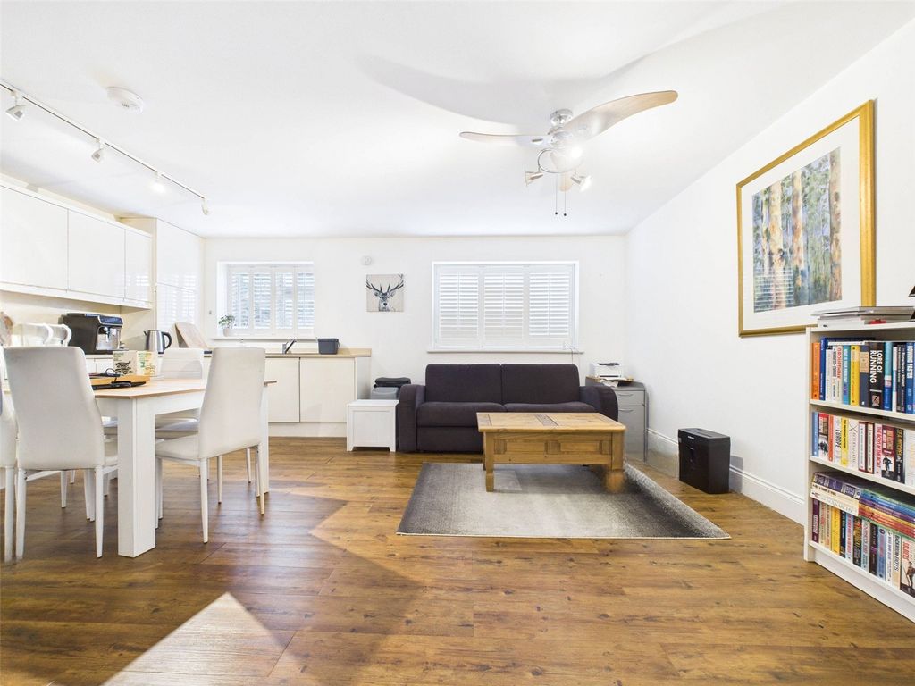 Property photo 3 of 9 Picture No. 09