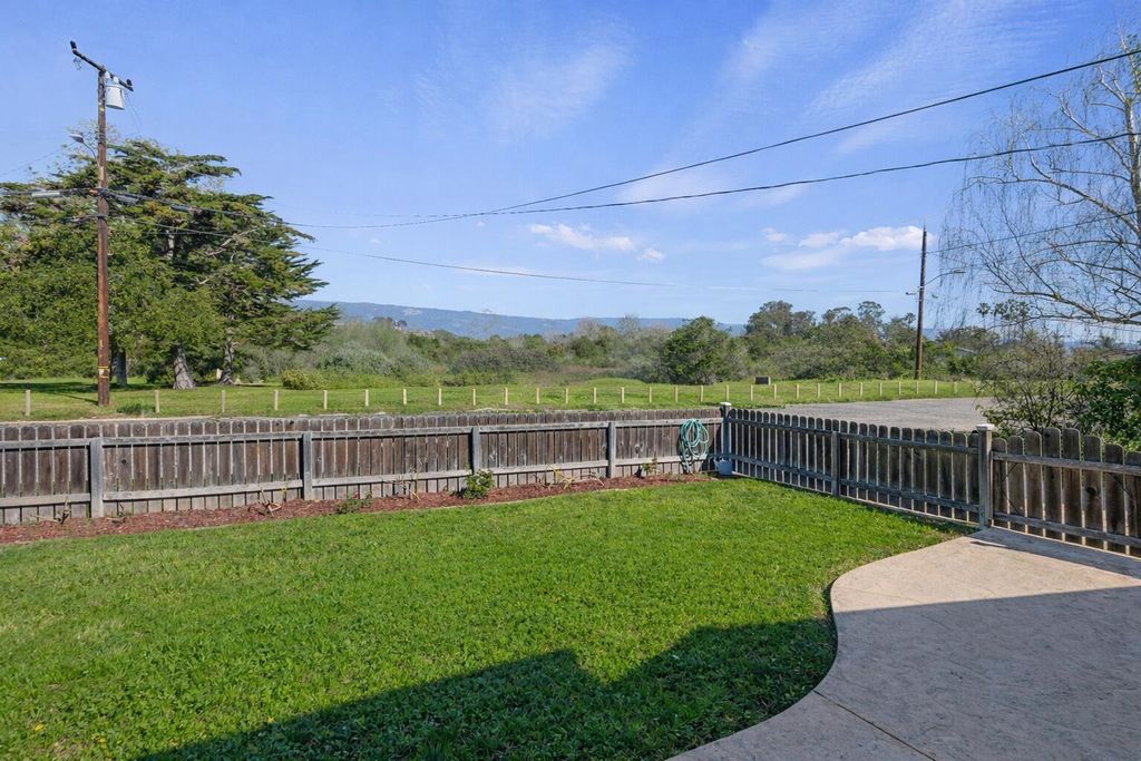 Property photo 3 of 10 <Alttext/>