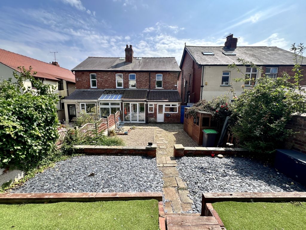 Property photo 2 of 25