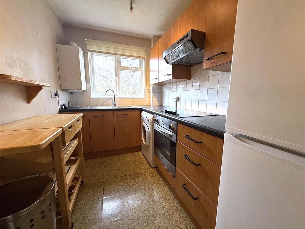 Property photo 3 of 6 Kitchen.Jpg