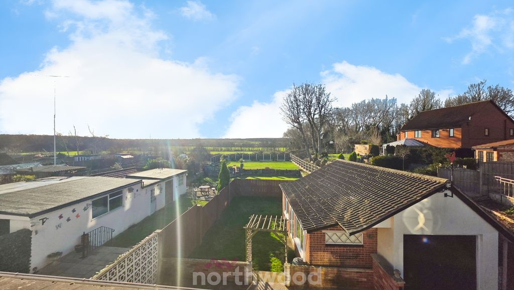 Property photo 3 of 35