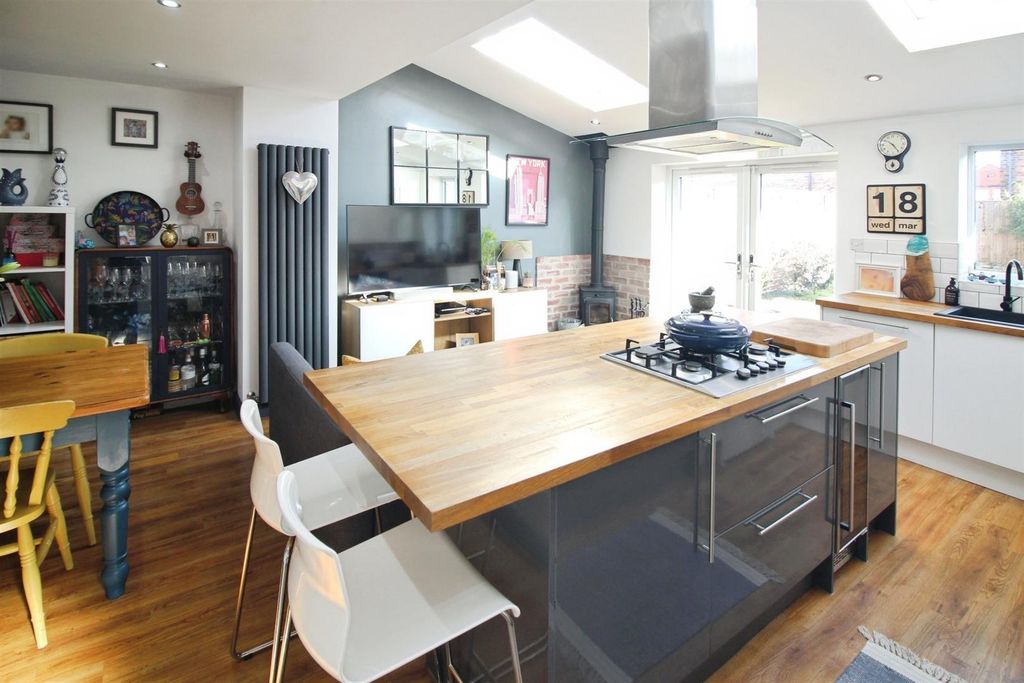 Property photo 2 of 21 Kitchen/Diner