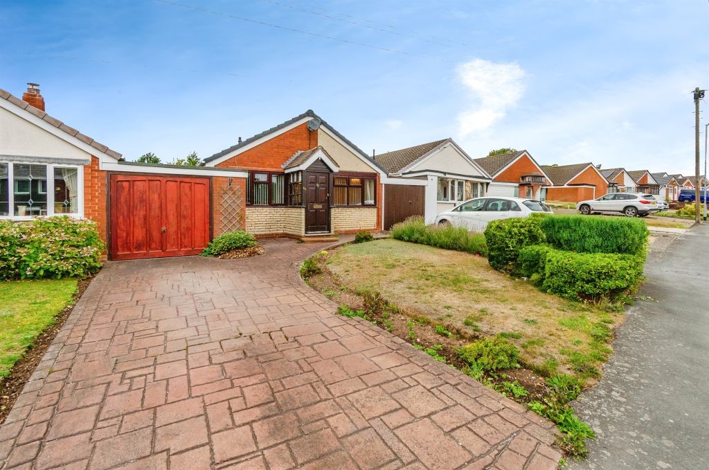 Property photo 2 of 17