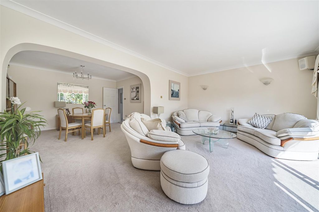 Property photo 2 of 23 Lounge/Diner