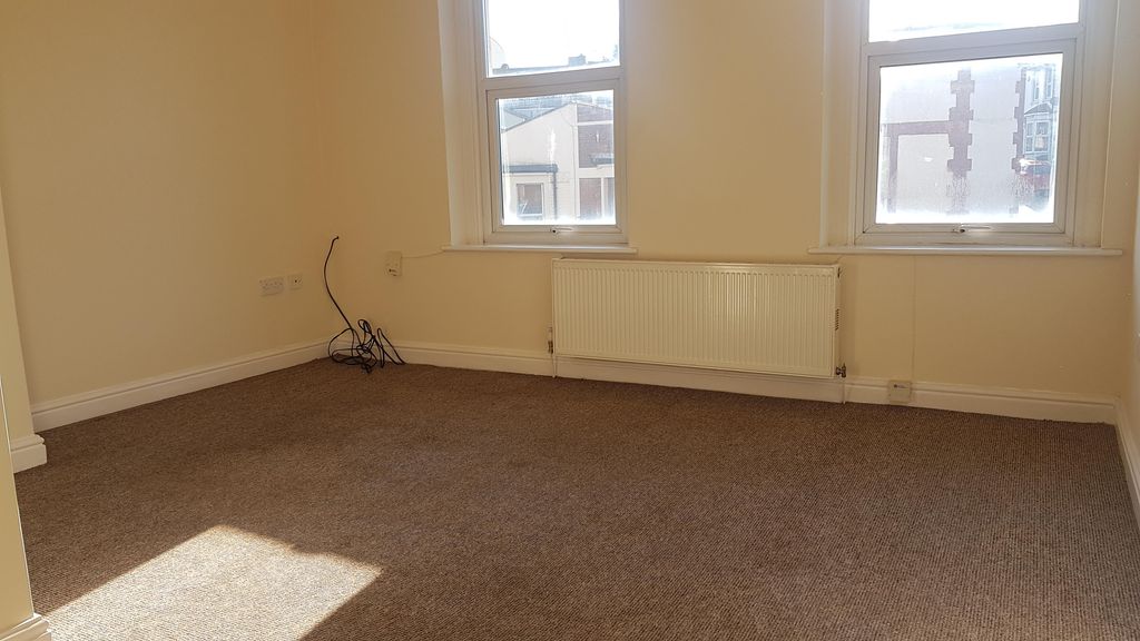 Property photo 2 of 5 Living Room