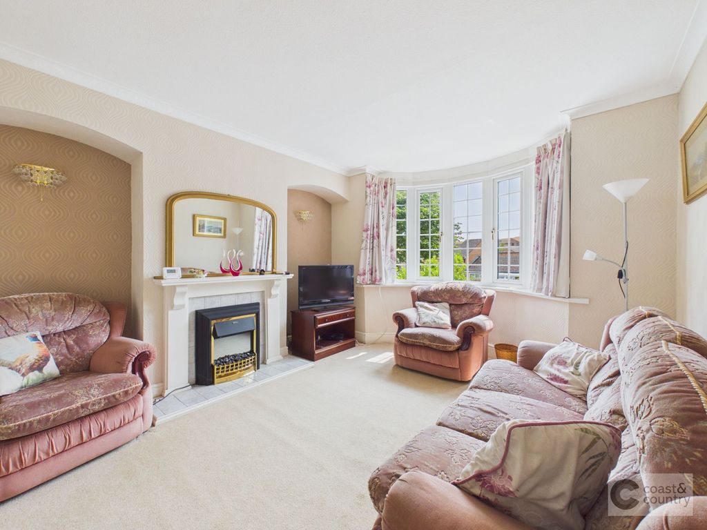 Property photo 2 of 26