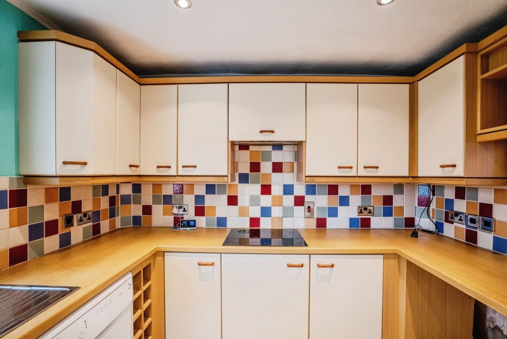 Property photo 2 of 16