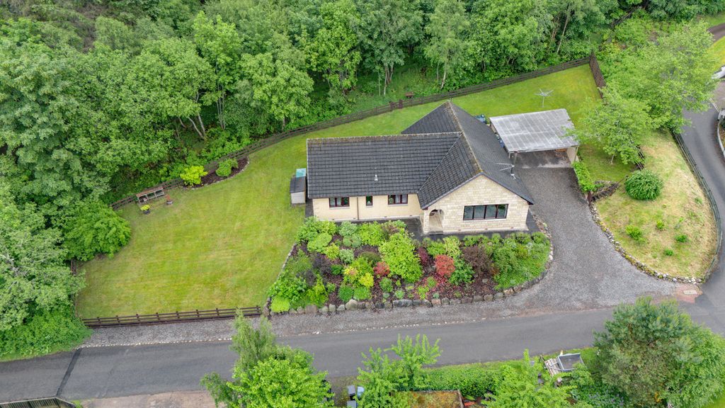 Property photo 1 of 50