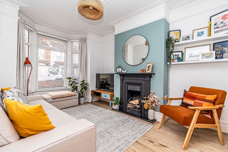 Property photo 3 of 32 .