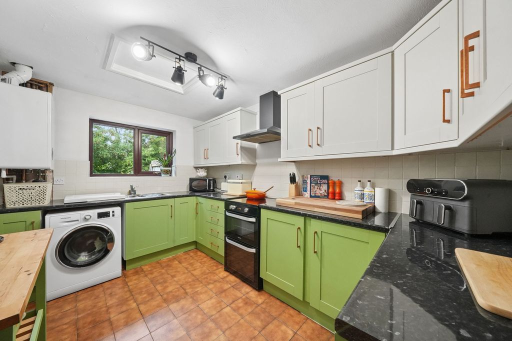 Property photo 3 of 20 Kitchen