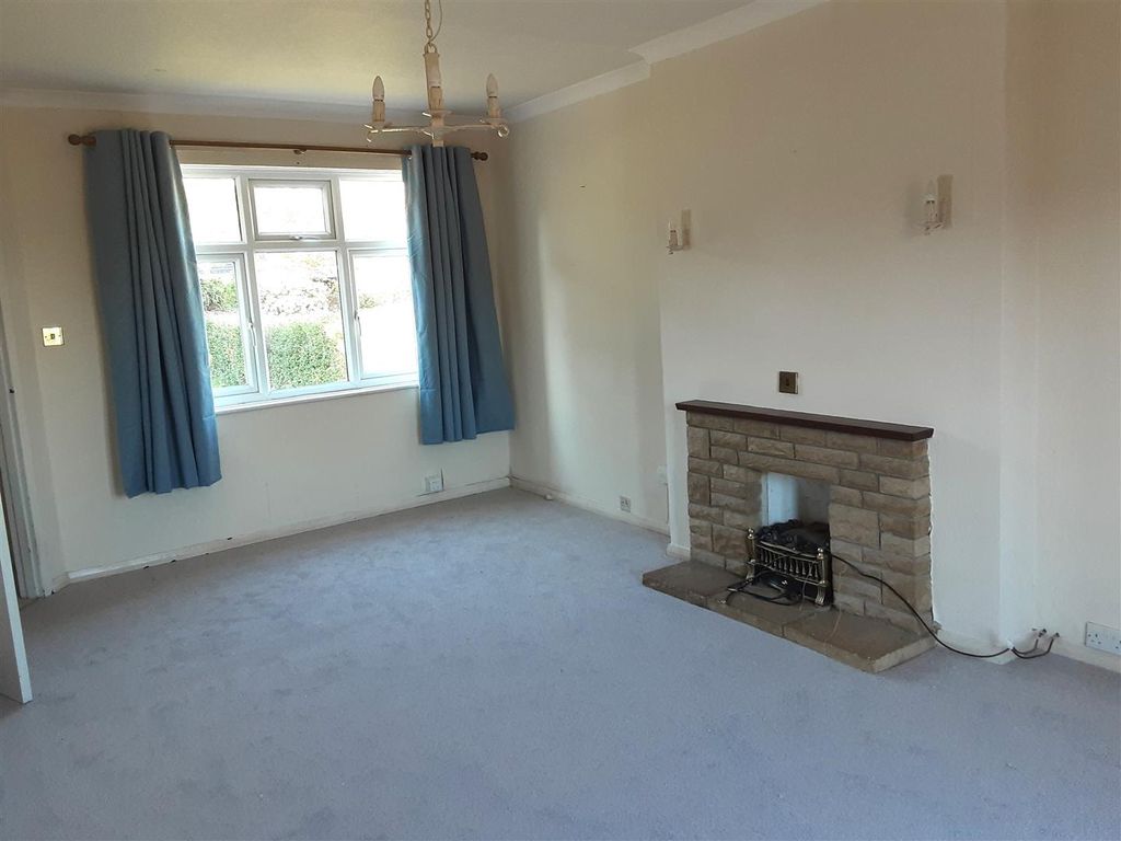 Property photo 2 of 10 Sitting Room