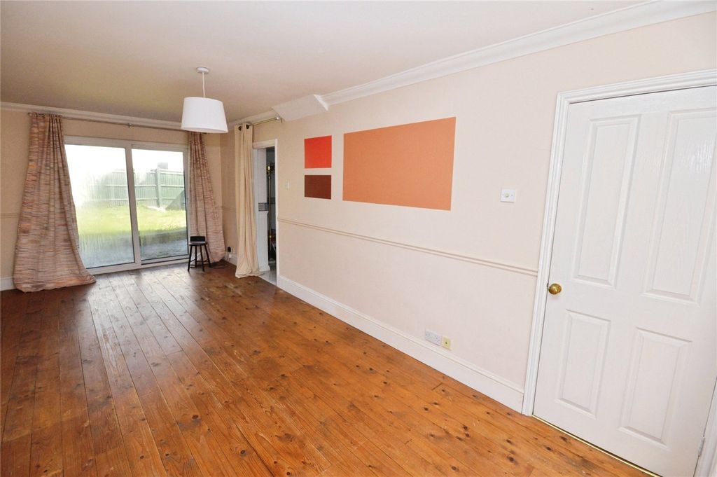 Property photo 2 of 13 Picture No. 12