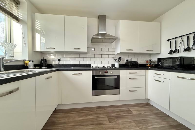 Property photo 3 of 19 Kitchen