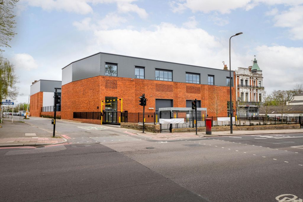 Property photo 1 of 8 Web Files_Ground_Exports_Brixton_Bloom Developments_Apr2420.Jpg