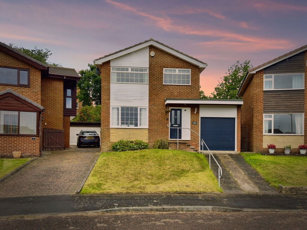 Property photo 1 of 32