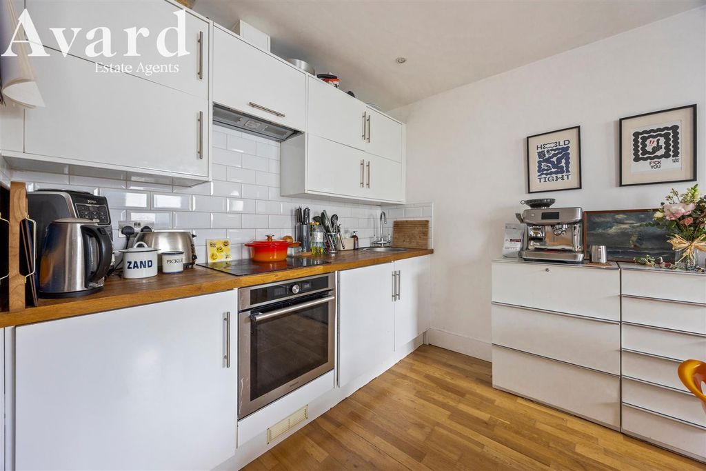 Property photo 2 of 13 Clarence Square_40_Flat 5-002.Jpg