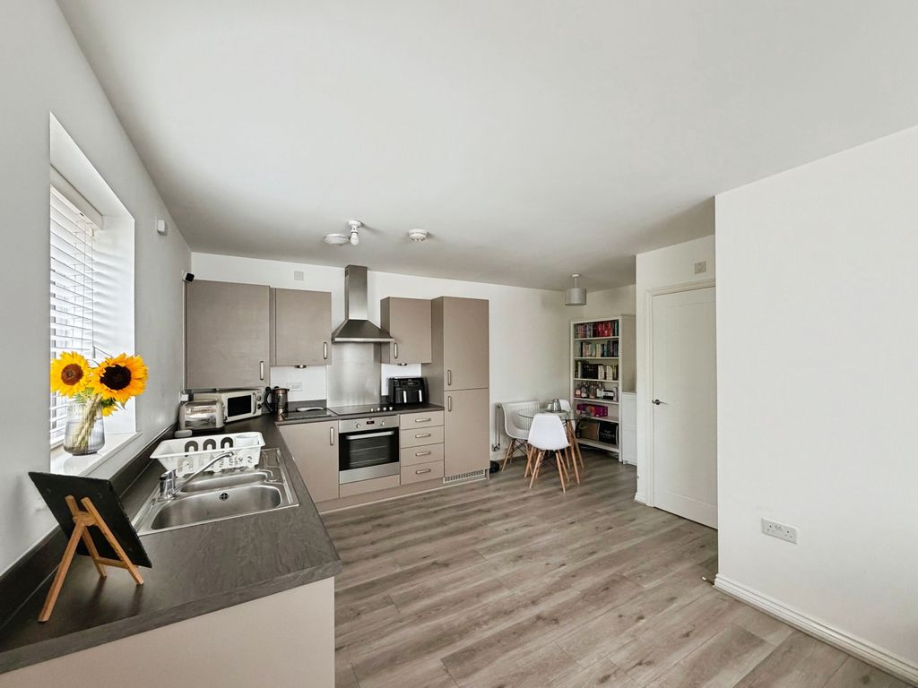 Property photo 2 of 15 14