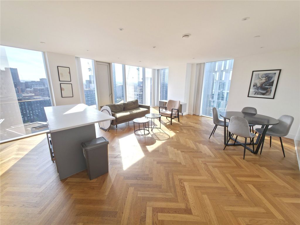 Property photo 1 of 31 Living Room
